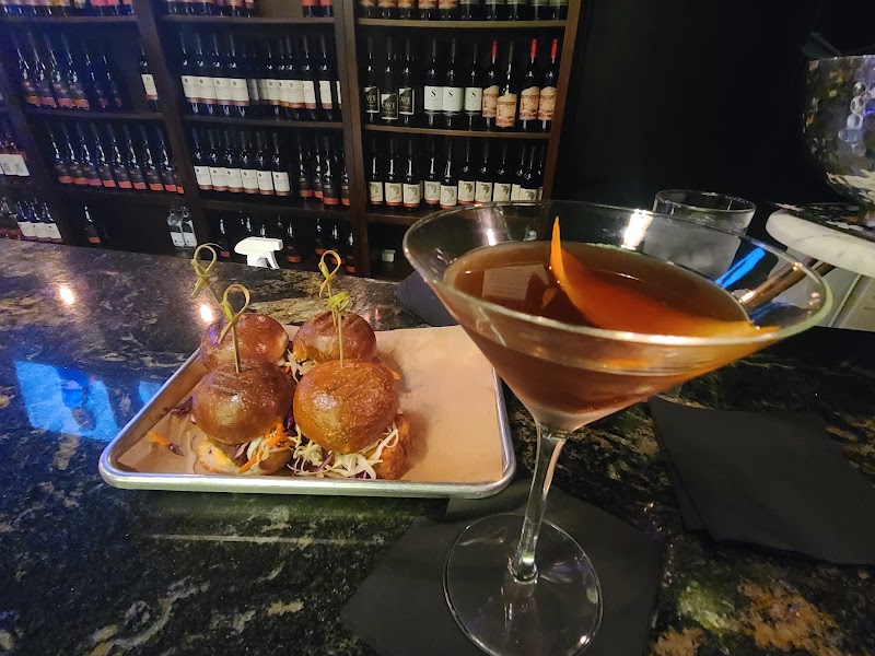 36522 THE DISTILLERY