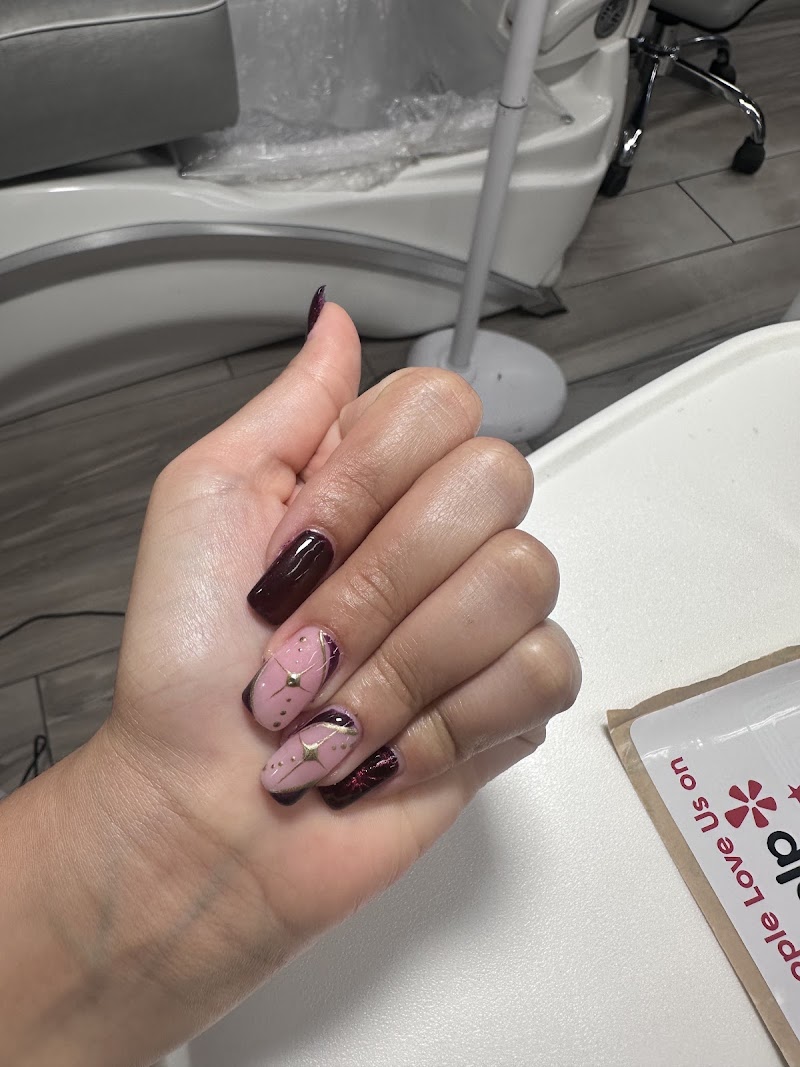 Aloha Nails and Boutique