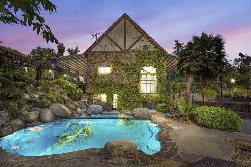 Ivy Manor Weddings and Events