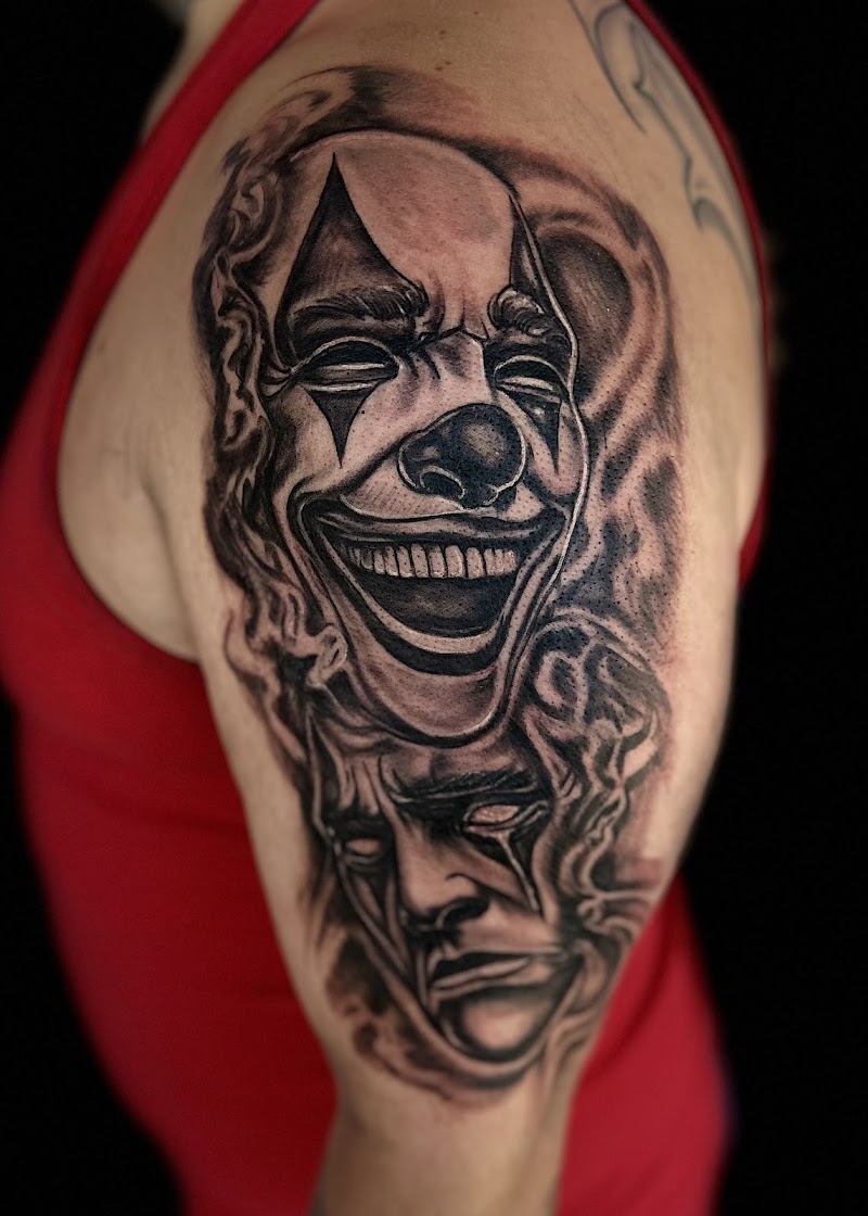 Outlaw Tattoo Studio & Body Piercing